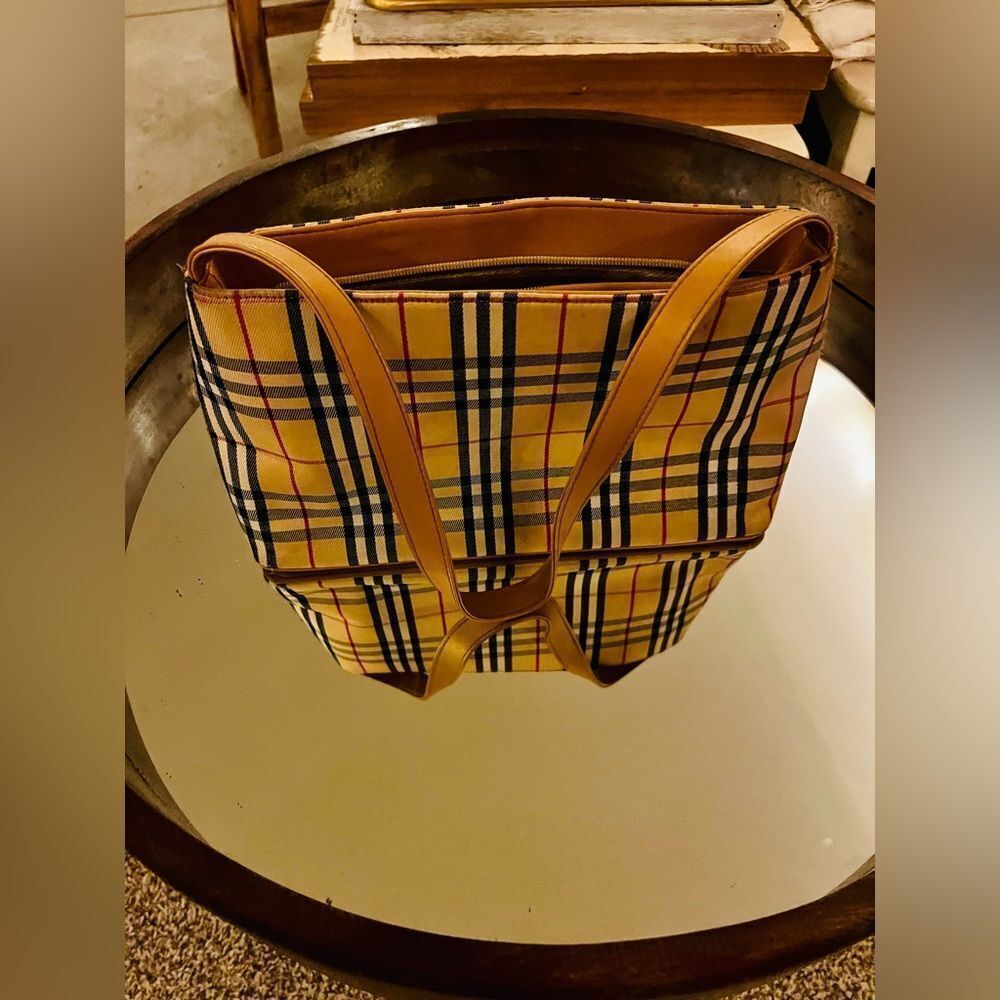 Burberry look-alike Plaid shoulder bag with Tan Accents! Great condition! - Picture 3 of 5